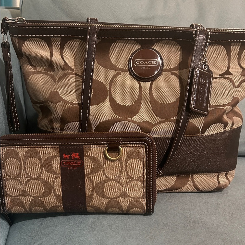 Coach Y2K Tan and Brown Signature Stripe Collection Tote /Wallet Set comes w/COA